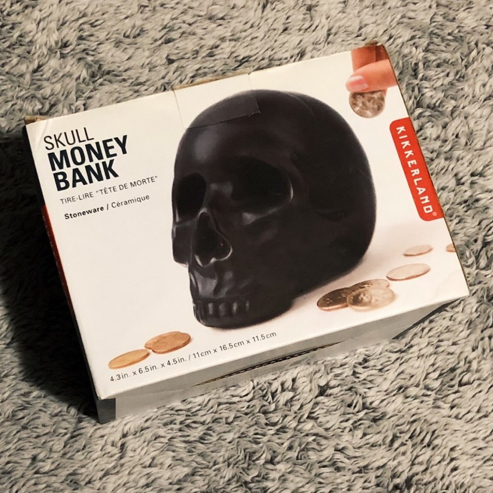 Black Skull bank money